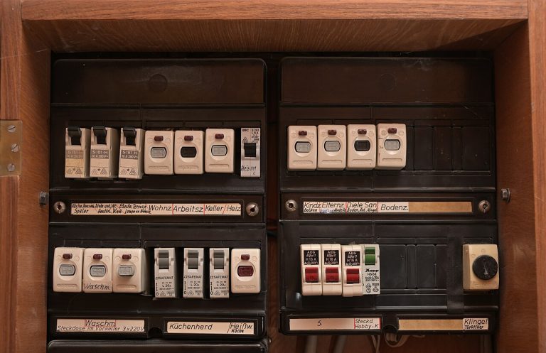 Symbolfoto zum Rechner Konstantspannungs-Netzteil dimensionieren